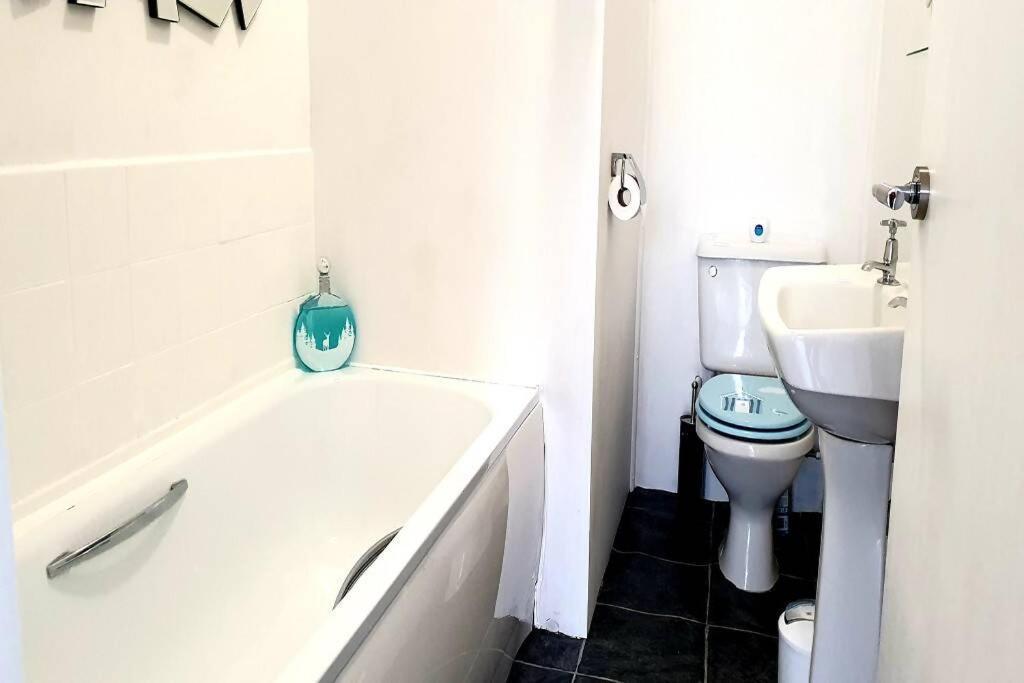 Plas Darien-3 Bed Apt- Sea Views - Sleeps 5 Trearddur Exterior photo