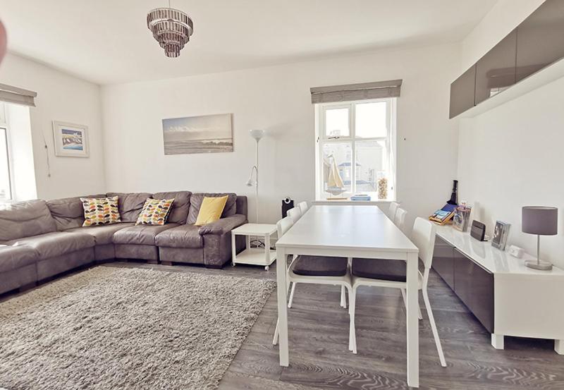 Plas Darien-3 Bed Apt- Sea Views - Sleeps 5 Trearddur Exterior photo